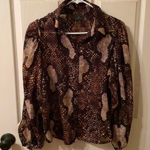 Worthington snake print blouse. Color: Brown tones. Size: Small.